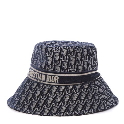 dior bucket hatt